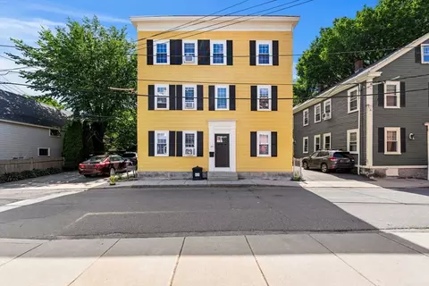 10 Daniels St #2, Salem, MA 01970