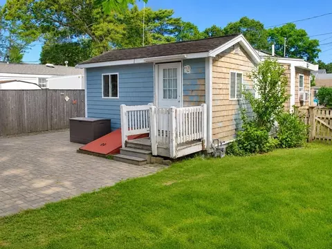 Exterior - 9 Medina Dr, Wareham, MA 02571 photo 3 of 12