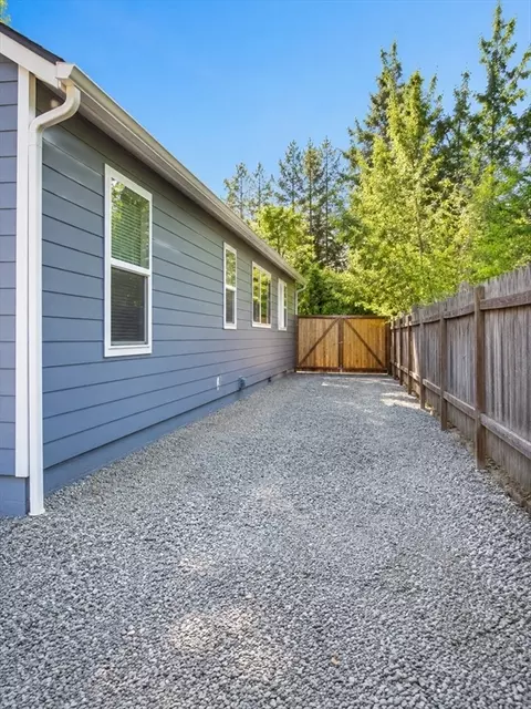 Exterior - 9 Medina Dr, Wareham, MA 02571 photo 10 of 12