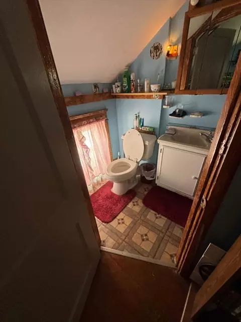 Bath - 148 Hamlet St, Fall River, MA 02724 photo 1 of 2