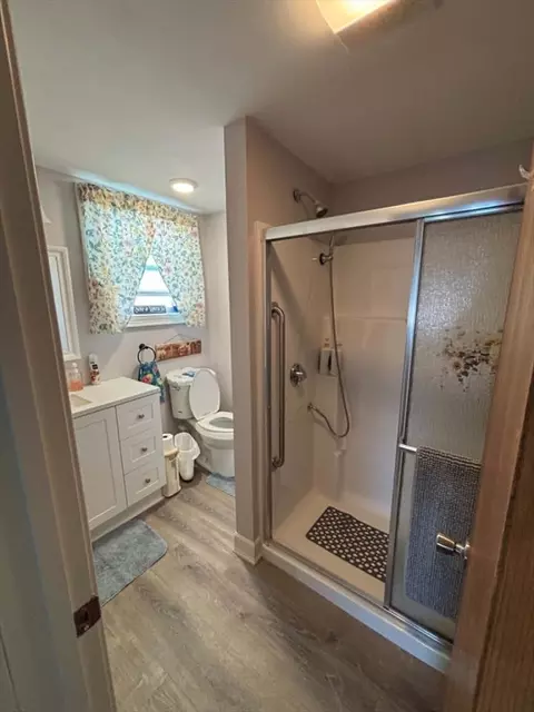 Bath - 148 Hamlet St, Fall River, MA 02724 photo 2 of 2