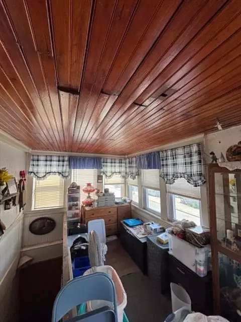 Entry Way - 148 Hamlet St, Fall River, MA 02724 photo 1 of 2