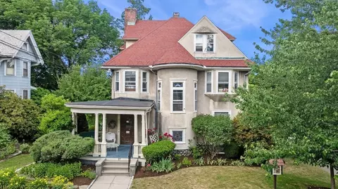 27 Oliver St, Watertown, MA 02472