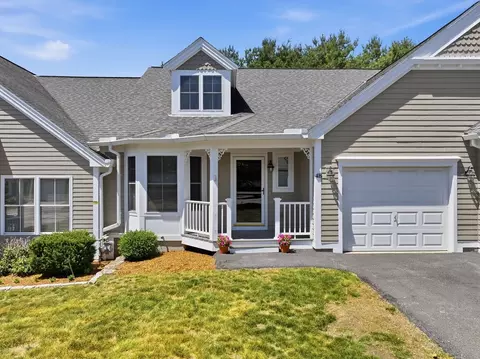 4 Autumn Dr #B, Hudson, MA 01749
