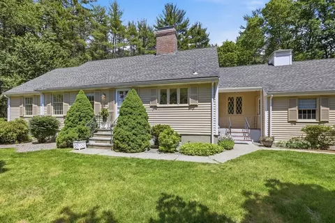 203 E Riding Dr, Carlisle, MA 01741