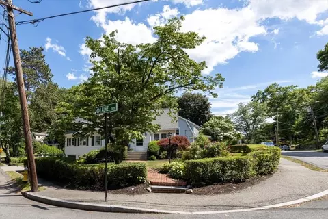 366 Warren St, Needham, MA 02492 photo 19