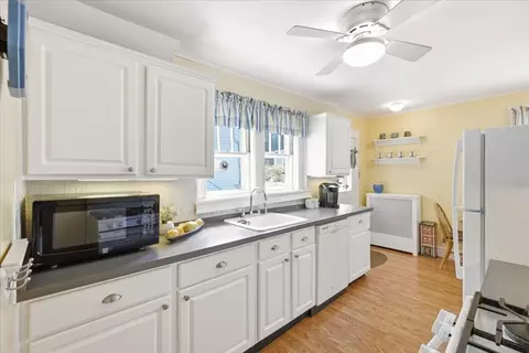366 Warren St, Needham, MA 02492 photo 8