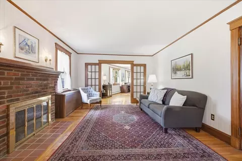 366 Warren St, Needham, MA 02492 photo 2