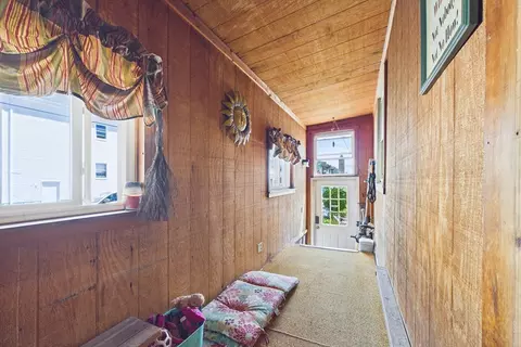 Entry Way - 7 Wayne St, Fairhaven, MA 02719 photo 1 of 1