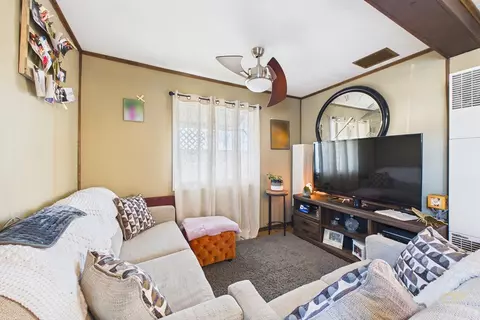 Living - 7 Wayne St, Fairhaven, MA 02719 photo 4 of 5