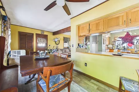 Dining - 7 Wayne St, Fairhaven, MA 02719 photo 3 of 3