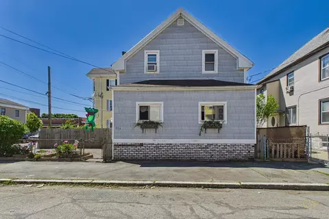 Exterior - 7 Wayne St, Fairhaven, MA 02719 photo 3 of 4