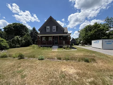 387 S Main St, Hopedale, MA 01747