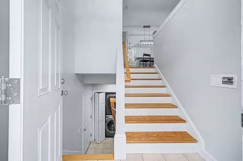 Entry Way - 7 Cadman St, Worcester, MA 01604 photo 1 of 1