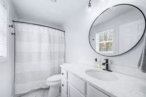 Bath - 7 Cadman St, Worcester, MA 01604 photo 1 of 2