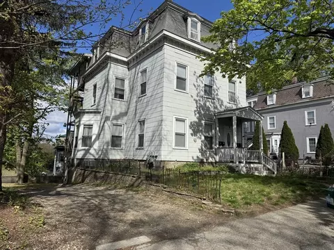Exterior - 37 Oak Ave, Worcester, MA 01605 photo 2 of 3