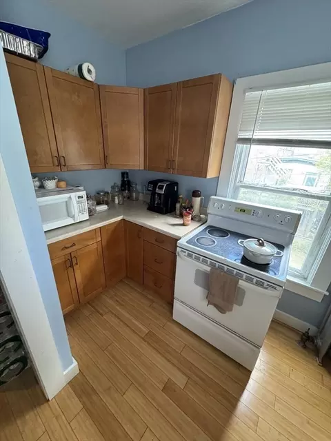 Kitchen - 37 Oak Ave, Worcester, MA 01605 photo 5 of 6