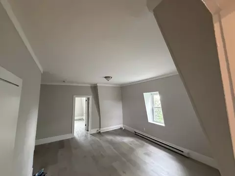 Living - 37 Oak Ave, Worcester, MA 01605 photo 1 of 2