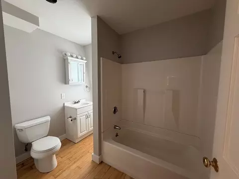 Bath - 37 Oak Ave, Worcester, MA 01605 photo 1 of 4
