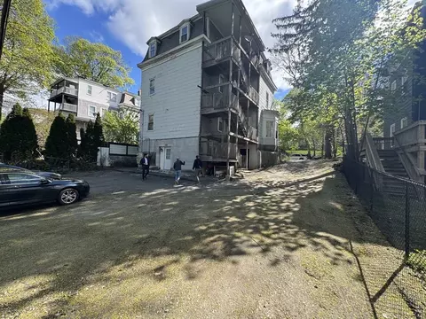 Exterior - 37 Oak Ave, Worcester, MA 01605 photo 3 of 3