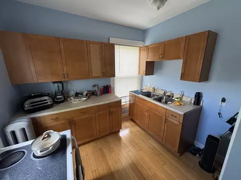 Kitchen - 37 Oak Ave, Worcester, MA 01605 photo 4 of 6
