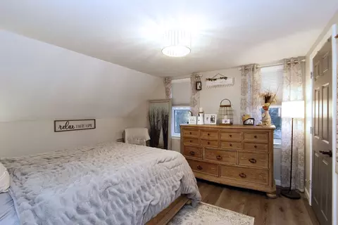 Bedroom - 2795 Cranberry Hwy, Wareham, MA 02571 photo 2 of 5