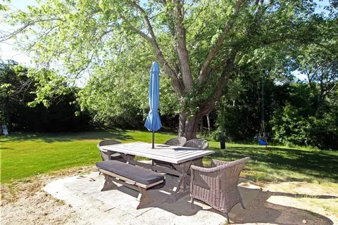 Exterior - 2795 Cranberry Hwy, Wareham, MA 02571 photo 8 of 10