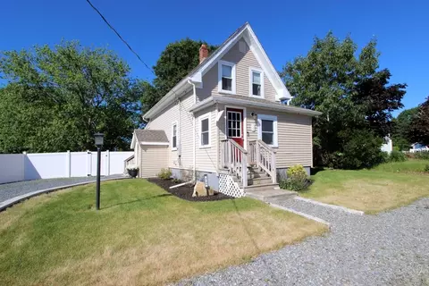 Exterior - 2795 Cranberry Hwy, Wareham, MA 02571 photo 3 of 10