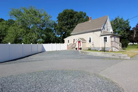 Exterior - 2795 Cranberry Hwy, Wareham, MA 02571 photo 5 of 10