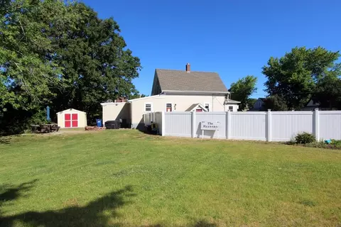Exterior - 2795 Cranberry Hwy, Wareham, MA 02571 photo 7 of 10