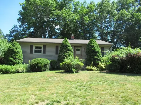 35 Tioga St, Springfield, MA 01128