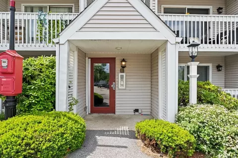 15 Bower Rd #E1, Quincy, MA 02169