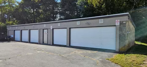 33 Higgins St, Fall River, MA 02724 photo 3