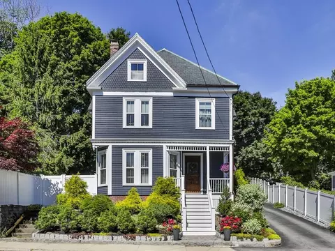 60 Market St, Amesbury, MA 01913