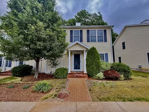 204 Center St #9, Pembroke, MA 02359