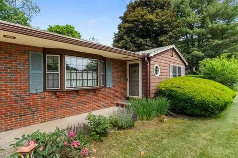 9 Graystone Dr, Danvers, MA 01923