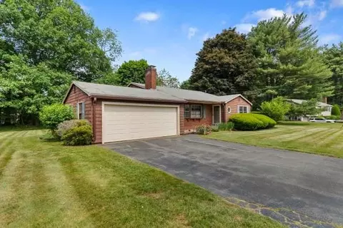 Exterior - 9 Graystone Dr, Danvers, MA 01923 photo 2 of 7