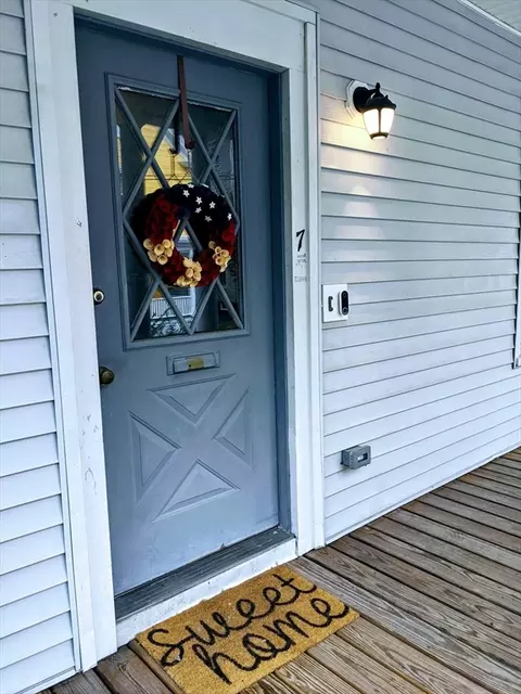 7 Howard Ave, Attleboro, MA 02703