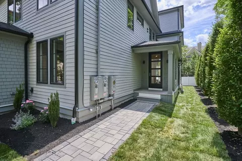 123 Fuller #B, Brookline, MA 02446
