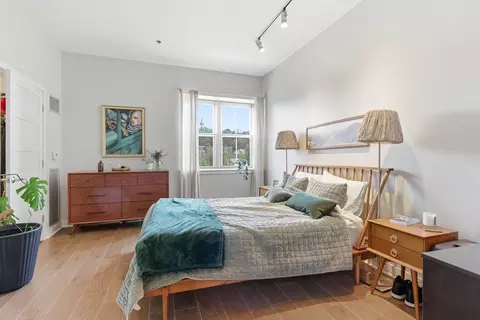 166 Terrace St #PH2, Boston, MA 02120