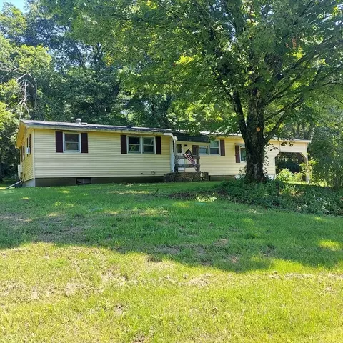 1075 W Brookfield Rd, New Braintree, MA 01531
