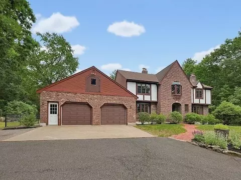 107 Mill St, Dunstable, MA 01827