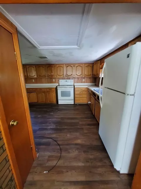 76 Aspen St, Ware, MA 01082 photo 2