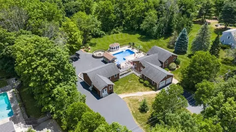 4 Fern Ave, Amesbury, MA 01913
