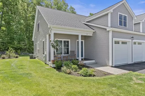29 Salisbury Hill Blvd #9, Worcester, MA 01609