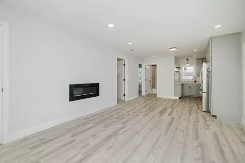 Living - 172 Nashua St, Fall River, MA 02721 photo 1 of 4