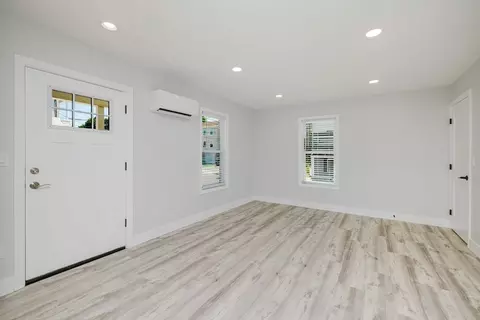 Living - 172 Nashua St, Fall River, MA 02721 photo 4 of 4
