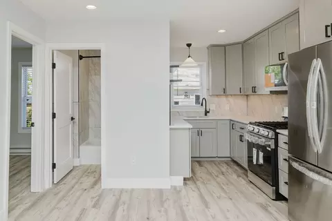 Entry Way - 172 Nashua St, Fall River, MA 02721 photo 1 of 4