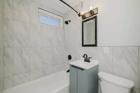 Bath - 172 Nashua St, Fall River, MA 02721 photo 1 of 2