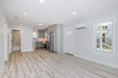 Living - 172 Nashua St, Fall River, MA 02721 photo 3 of 4
